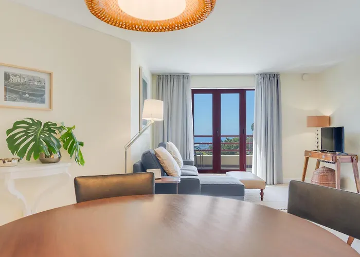 Apartment Marina Bay